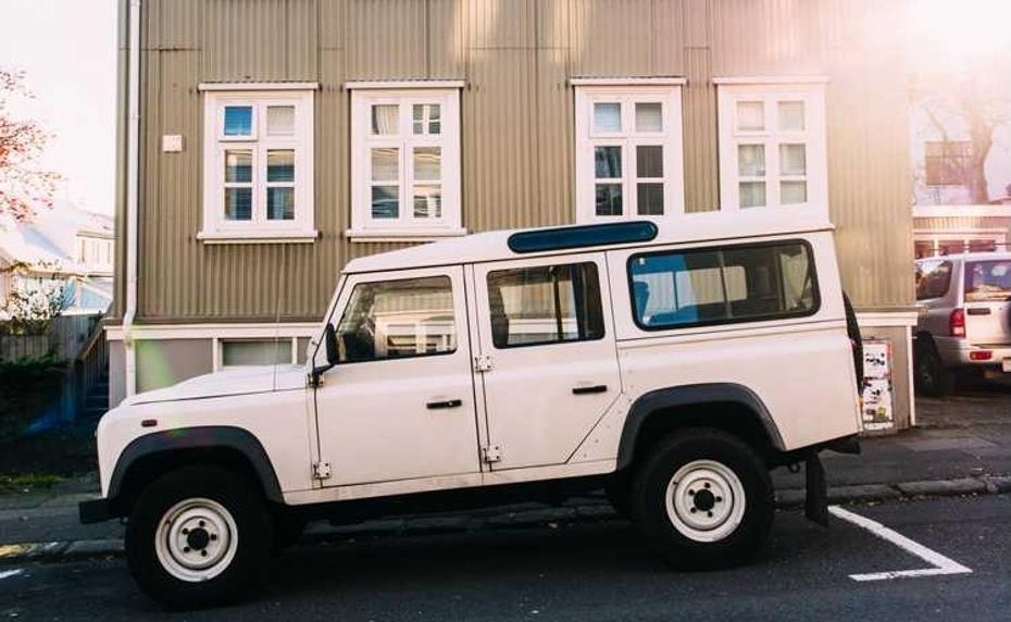 Auto steht dort